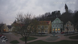 Náměstí, Hrad a Trůba