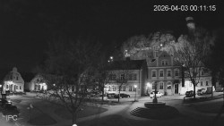 Náměstí, Hrad a Trůba