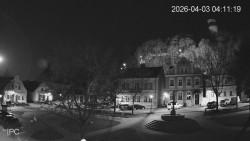 Náměstí, Hrad a Trůba