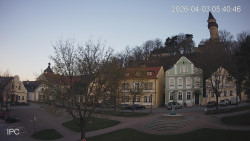 Náměstí, Hrad a Trůba