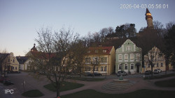 Náměstí, Hrad a Trůba