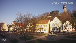 Náměstí, Hrad a Trůba