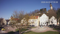 Náměstí, Hrad a Trůba