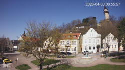 Náměstí, Hrad a Trůba