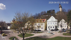 Náměstí, Hrad a Trůba