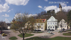 Náměstí, Hrad a Trůba