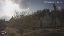 Náměstí, Hrad a Trůba