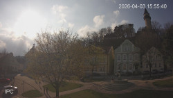 Náměstí, Hrad a Trůba