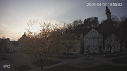 Náměstí, Hrad a Trůba