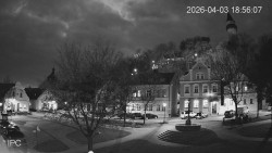 Náměstí, Hrad a Trůba