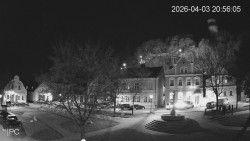 Náměstí, Hrad a Trůba