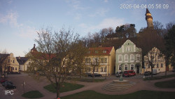 Náměstí, Hrad a Trůba