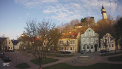 Náměstí, Hrad a Trůba