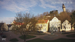 Náměstí, Hrad a Trůba