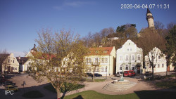 Náměstí, Hrad a Trůba