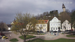 Náměstí, Hrad a Trůba
