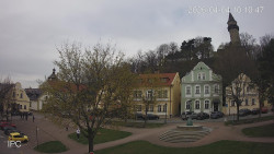 Náměstí, Hrad a Trůba