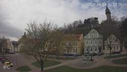 Náměstí, Hrad a Trůba