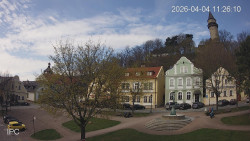 Náměstí, Hrad a Trůba