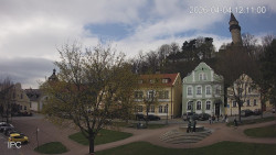 Náměstí, Hrad a Trůba