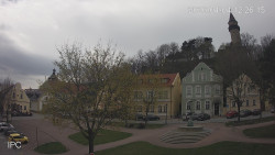 Náměstí, Hrad a Trůba