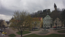 Náměstí, Hrad a Trůba