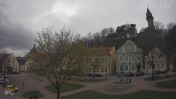 Náměstí, Hrad a Trůba