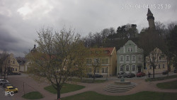 Náměstí, Hrad a Trůba