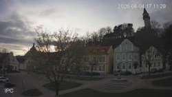 Náměstí, Hrad a Trůba