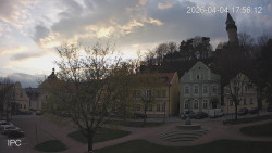 Náměstí, Hrad a Trůba