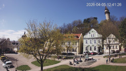 Náměstí, Hrad a Trůba