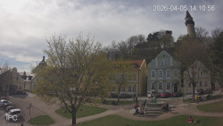 Náměstí, Hrad a Trůba