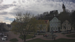 Náměstí, Hrad a Trůba