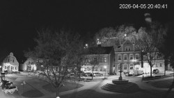 Náměstí, Hrad a Trůba