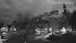 Náměstí, Hrad a Trůba