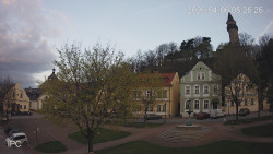 Náměstí, Hrad a Trůba