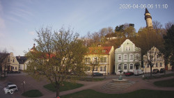 Náměstí, Hrad a Trůba