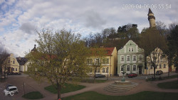 Náměstí, Hrad a Trůba