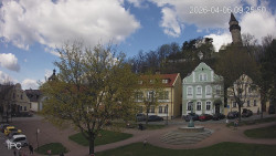 Náměstí, Hrad a Trůba