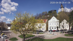 Náměstí, Hrad a Trůba