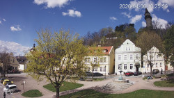 Náměstí, Hrad a Trůba