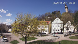 Náměstí, Hrad a Trůba