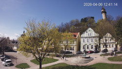 Náměstí, Hrad a Trůba