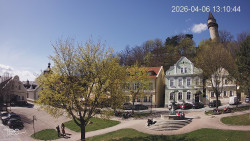 Náměstí, Hrad a Trůba