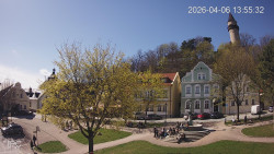 Náměstí, Hrad a Trůba