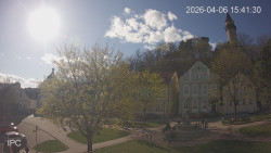 Náměstí, Hrad a Trůba