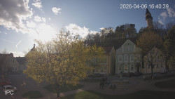 Náměstí, Hrad a Trůba