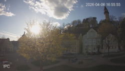 Náměstí, Hrad a Trůba