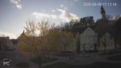 Náměstí, Hrad a Trůba