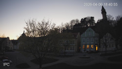 Náměstí, Hrad a Trůba